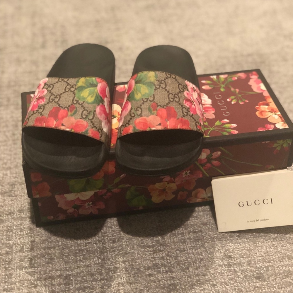 Gucci Slides: GG Blooms Supreme size 7